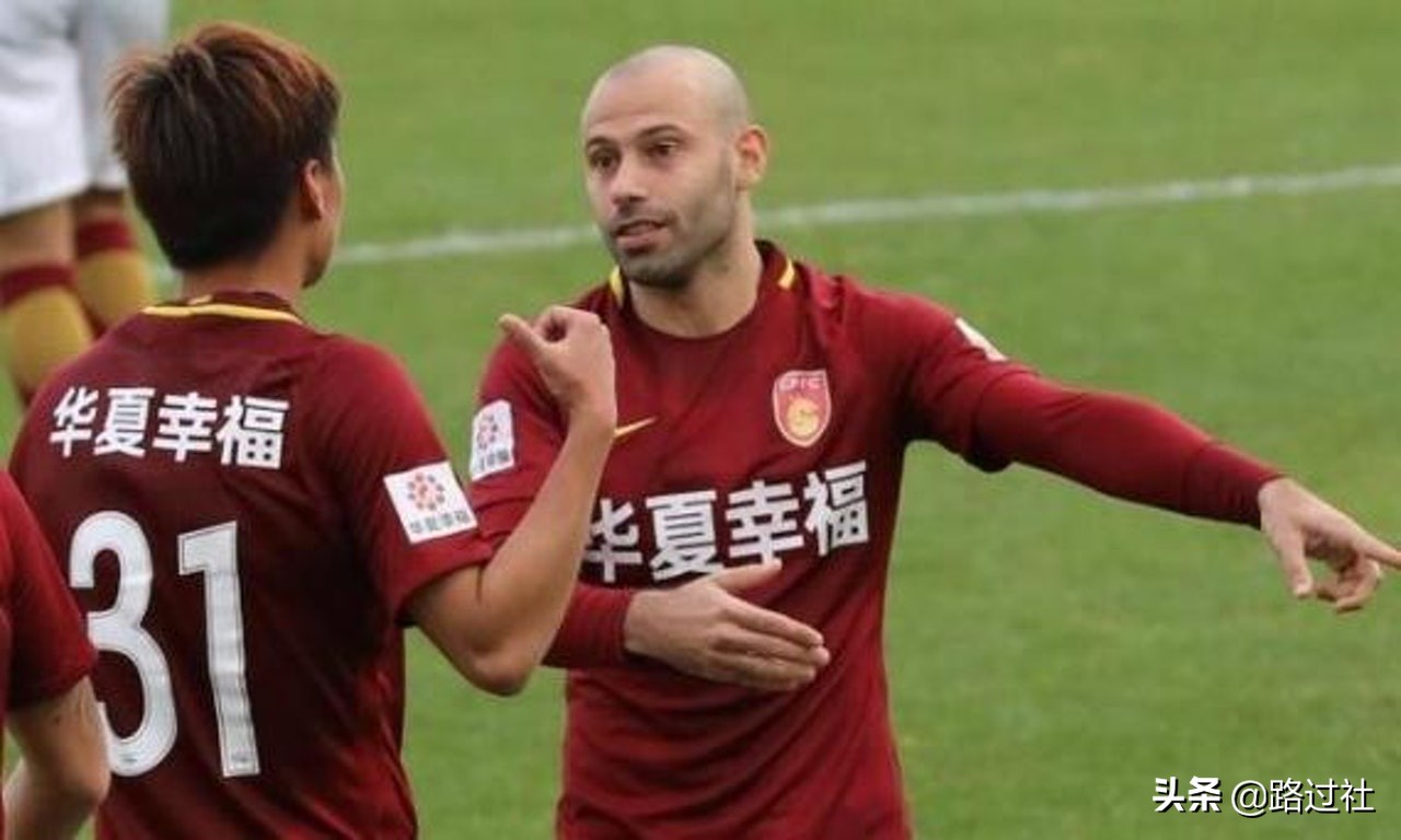 穿唐装向中国人拜年,穿汉服宣传中国文化欧洲行