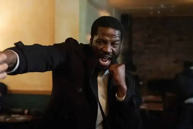 二流剧本，一流动作戏，《突袭》导演这部黑帮剧，太过瘾