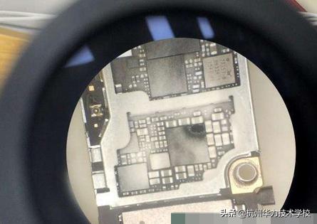 苹果充电冒烟不开机,iphone充电烧坏了无法开机