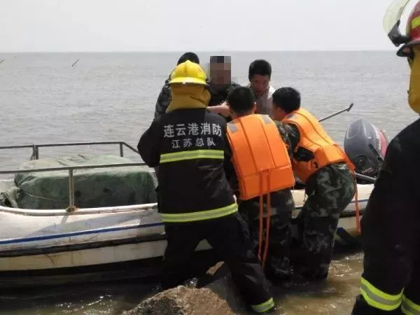 男子跳海自杀被警察救起：“我是一名逃犯”，因生意失败诈骗1000余万元赌博，输光后跑路