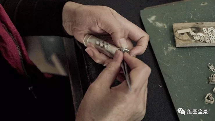 古法手工银饰匠人,匠人精神来自于平凡中的坚守