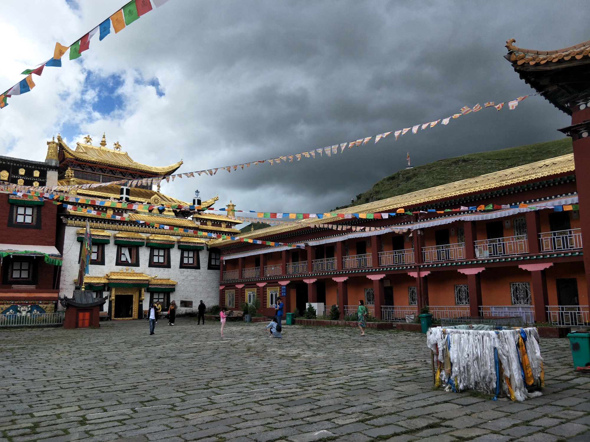 318国道沿途能感受到最明显的变化,318国道沿途的风景有哪些