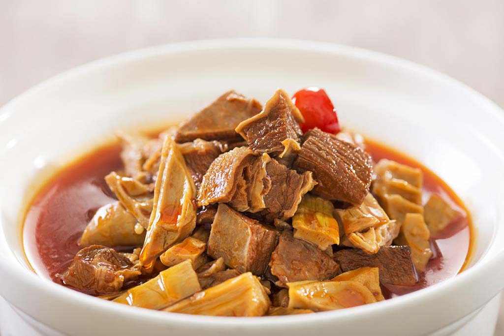 炖牛肉放茶叶步骤,炖牛肉时候放点茶叶