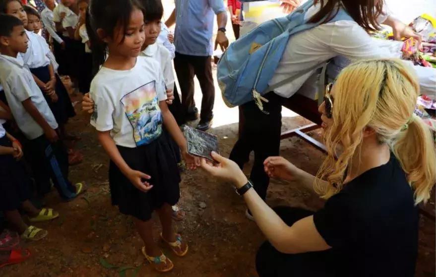 日本第一男公关罗兰一年收入,日本第一男公关罗兰身价