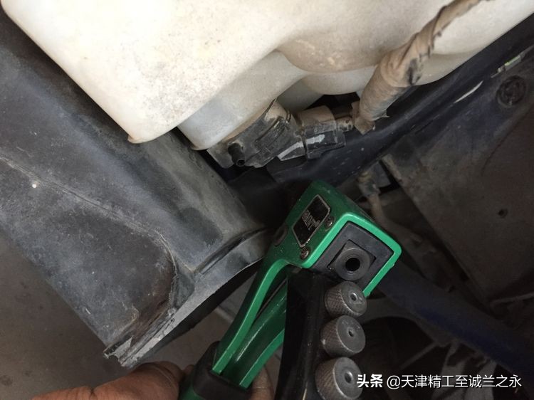 化州7哥翻新12代皇冠多少钱,11年丰田皇冠内饰翻新