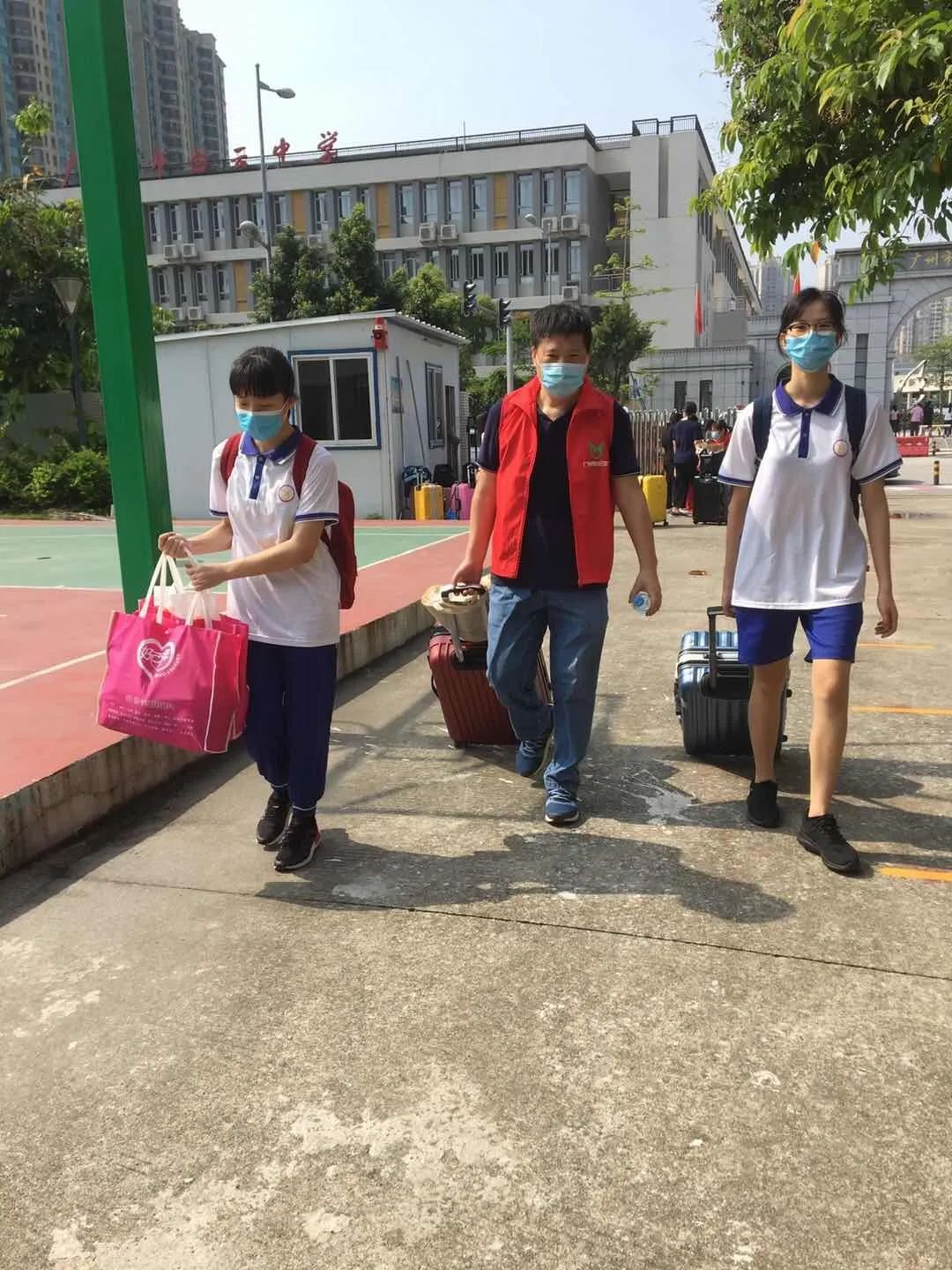 广州市白云中学口碑,广州白云中学2013