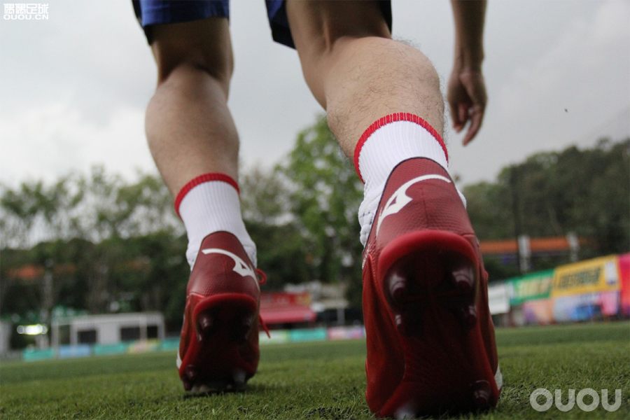 足球鞋实战测评nike暗煞,rebula足球鞋测评