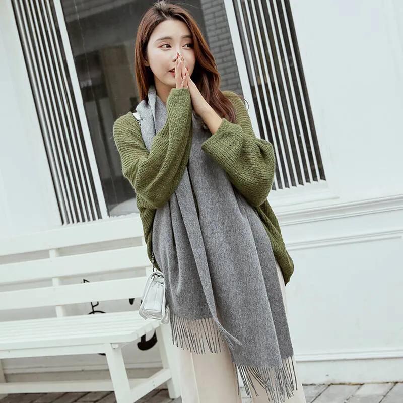 冬季围巾系法这样围好看又暖和,围巾系成披肩的方法