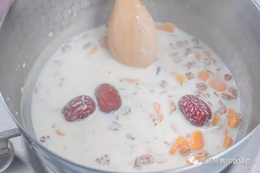 宝宝便秘积食吃什么辅食改善,宝宝一般早餐吃什么好呢