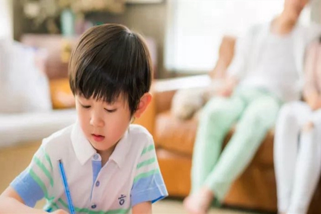 在幼儿园被其他小朋友欺负怎么办,幼儿园老师欺负孩子正确处理方法