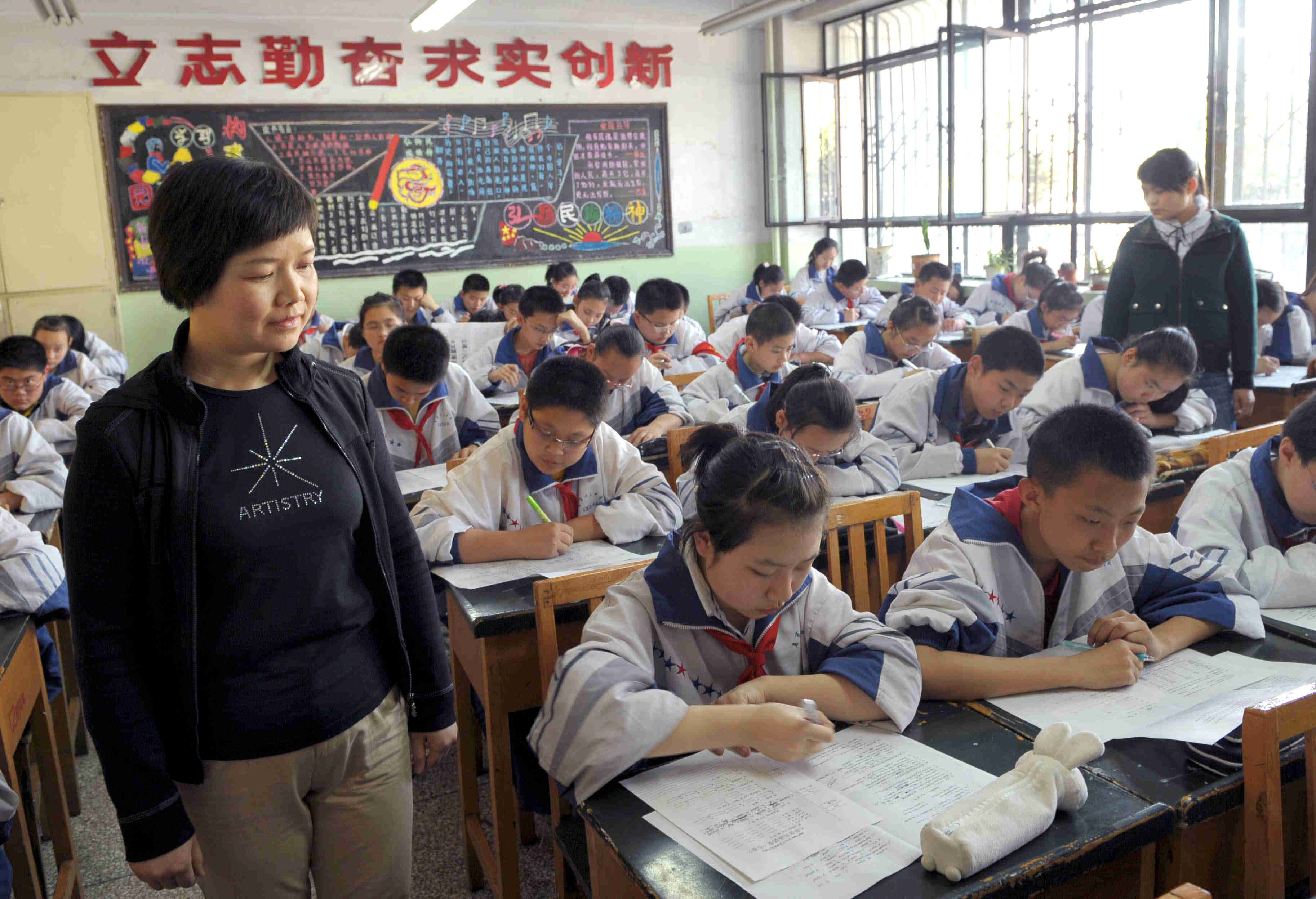 监考无聊怎么打发时间,监考极其无聊