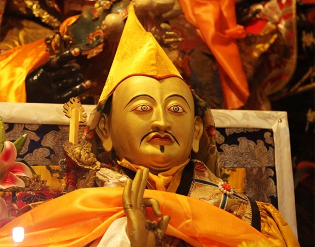 五世达赖溘然长逝，临终导演了一场叹为观止的大戏