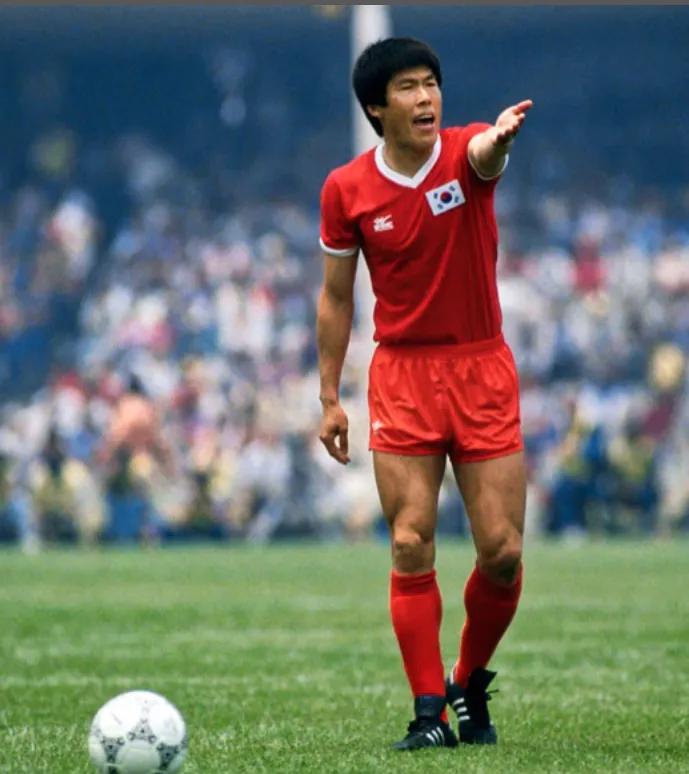 亚洲足球历史最强十大球员,亚洲历史十大球员