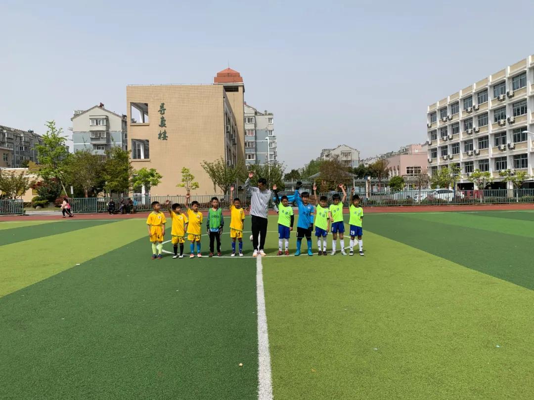 南通市小海小学在区第五届青少年足球联赛中喜获佳绩