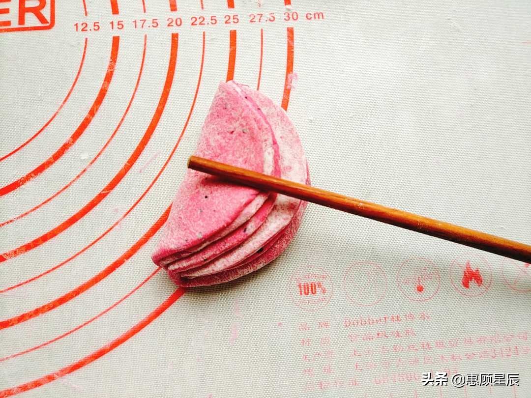 火龙果加鸡蛋加面粉做什么好吃,火龙果直接加面粉做好吃的