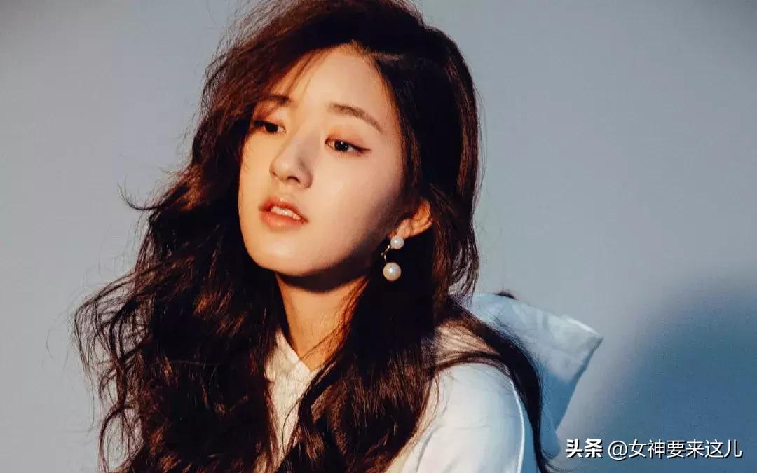 娱乐圈爆料：李易峰换新公司？萧亚轩消失？赵露思近况，袁弘资源