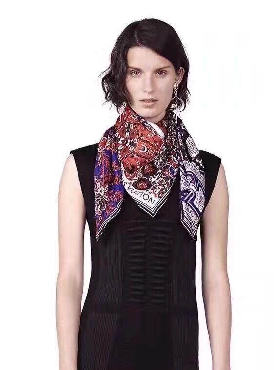 2019年最时尚系围巾方法,2022年最流行的奢侈品围巾