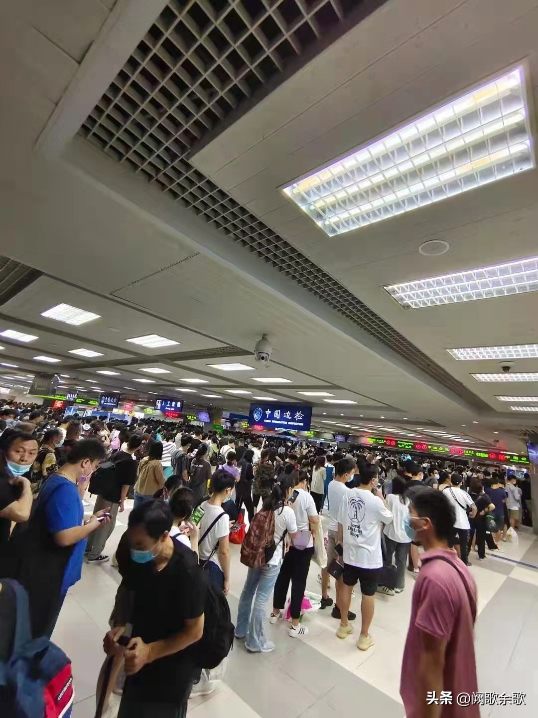 疫情结束后的热闹,疫情过后街道冷清