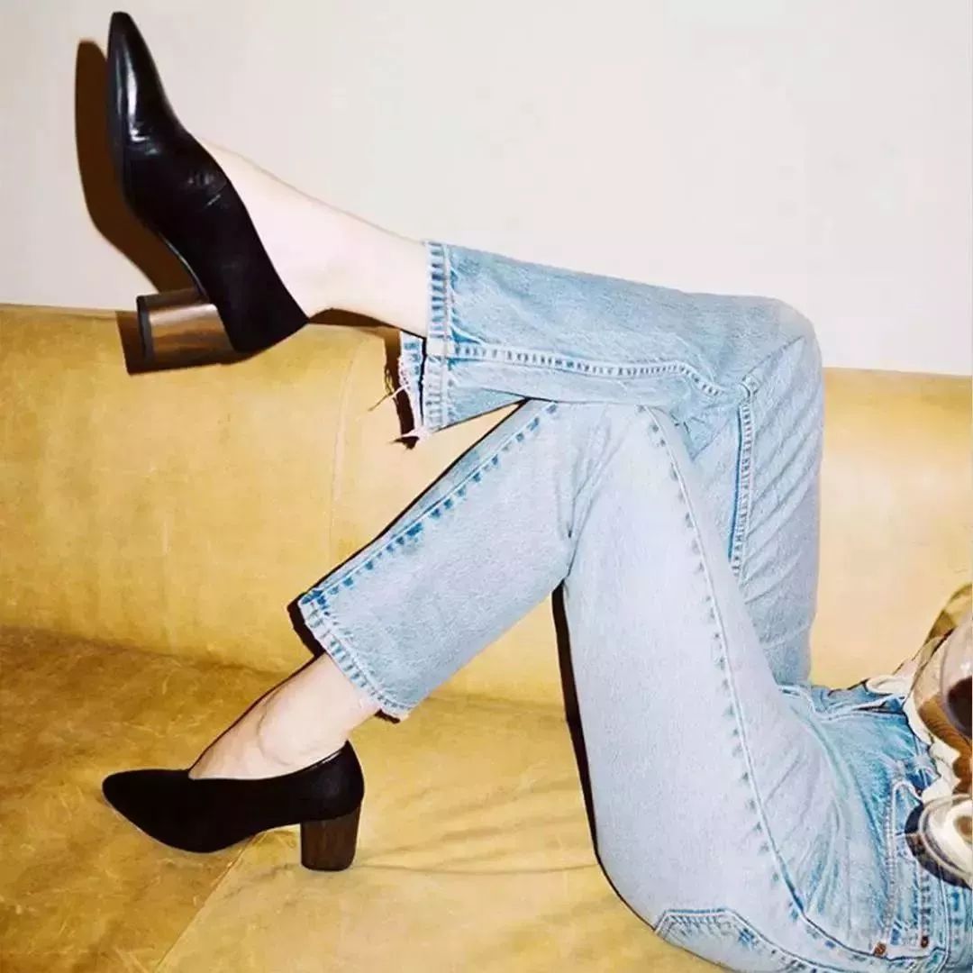 小白鞋ins潮白搭国潮,小白鞋过时了现在流行这5款鞋