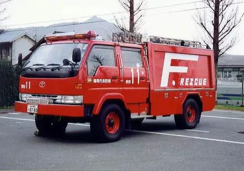 丰田大脚怪车 (便宜又好骑的复古车)