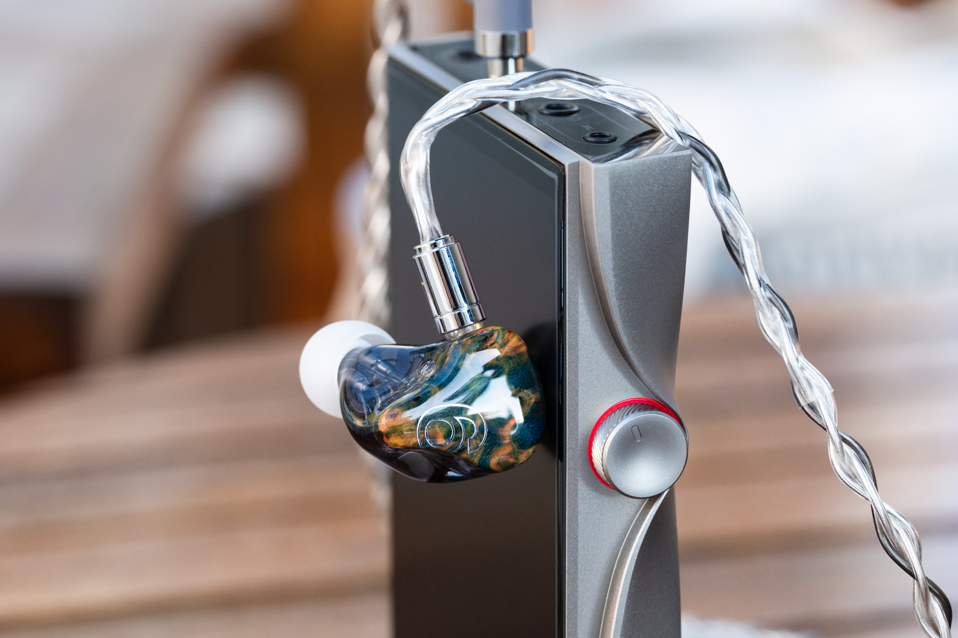 褪下枷锁的DUNU，以SA6拥抱蜕变