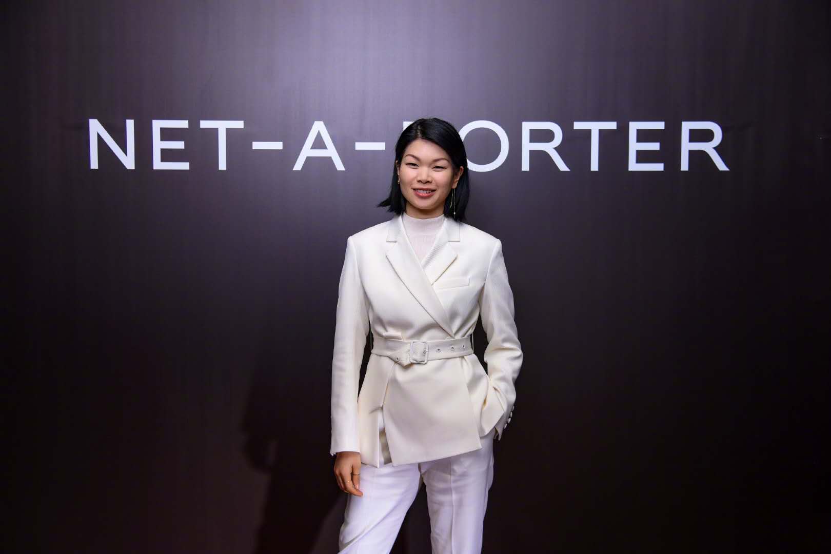 丑模吕燕近照曝光,“丑模”吕燕带娃现身