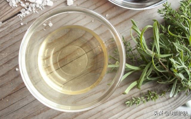 白醋洗脸有什么好处美白嫩肤,洗脸用白醋好还是米醋美白效果好