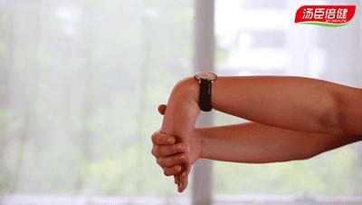 超简单1分钟健身操：肩周炎、腰椎病、痔疮通通都赶走