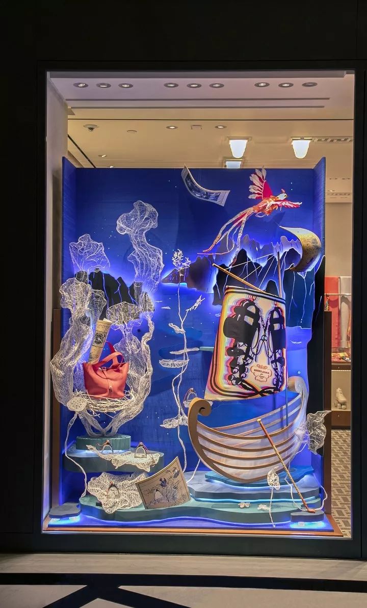 爱马仕最新的橱窗设计,手工制作的梦幻艺术空间