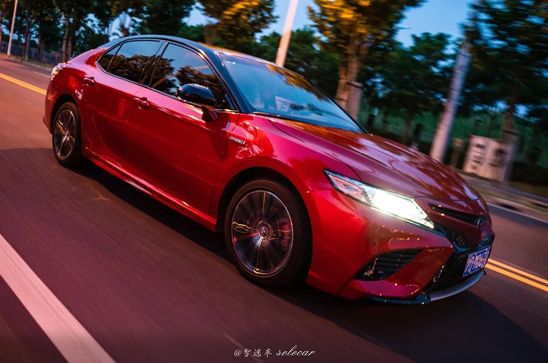 试乘试驾怎样可以吸引客户,试驾新一代凯美瑞双擎