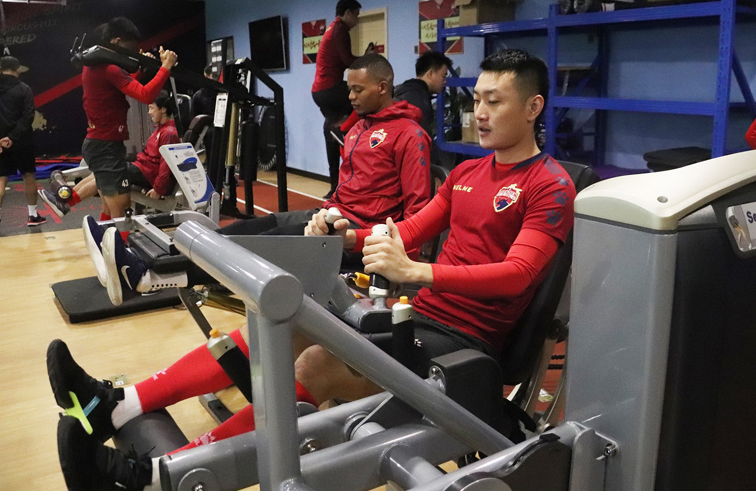 深足大集结，即将开启魔鬼训练！卡罗：到时候你们日子肯定不好过