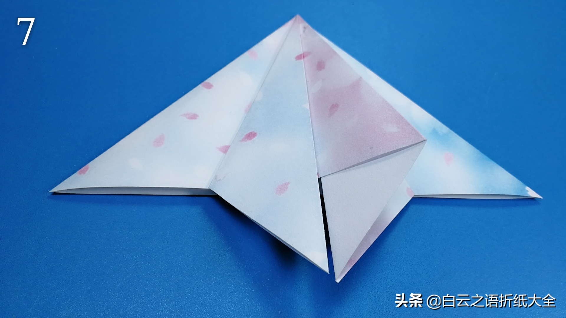 手工折纸雨伞儿童教程,手工折纸雨伞简单又漂亮不用胶水