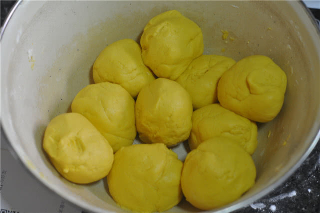 南瓜饼如何做才能酥脆,南瓜饼怎么做可以一直保持酥脆