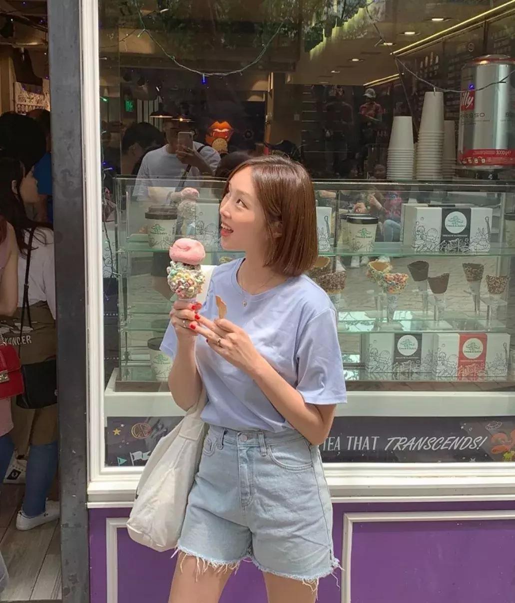 别再卷衣角了！今夏“剪一刀”洋气炸