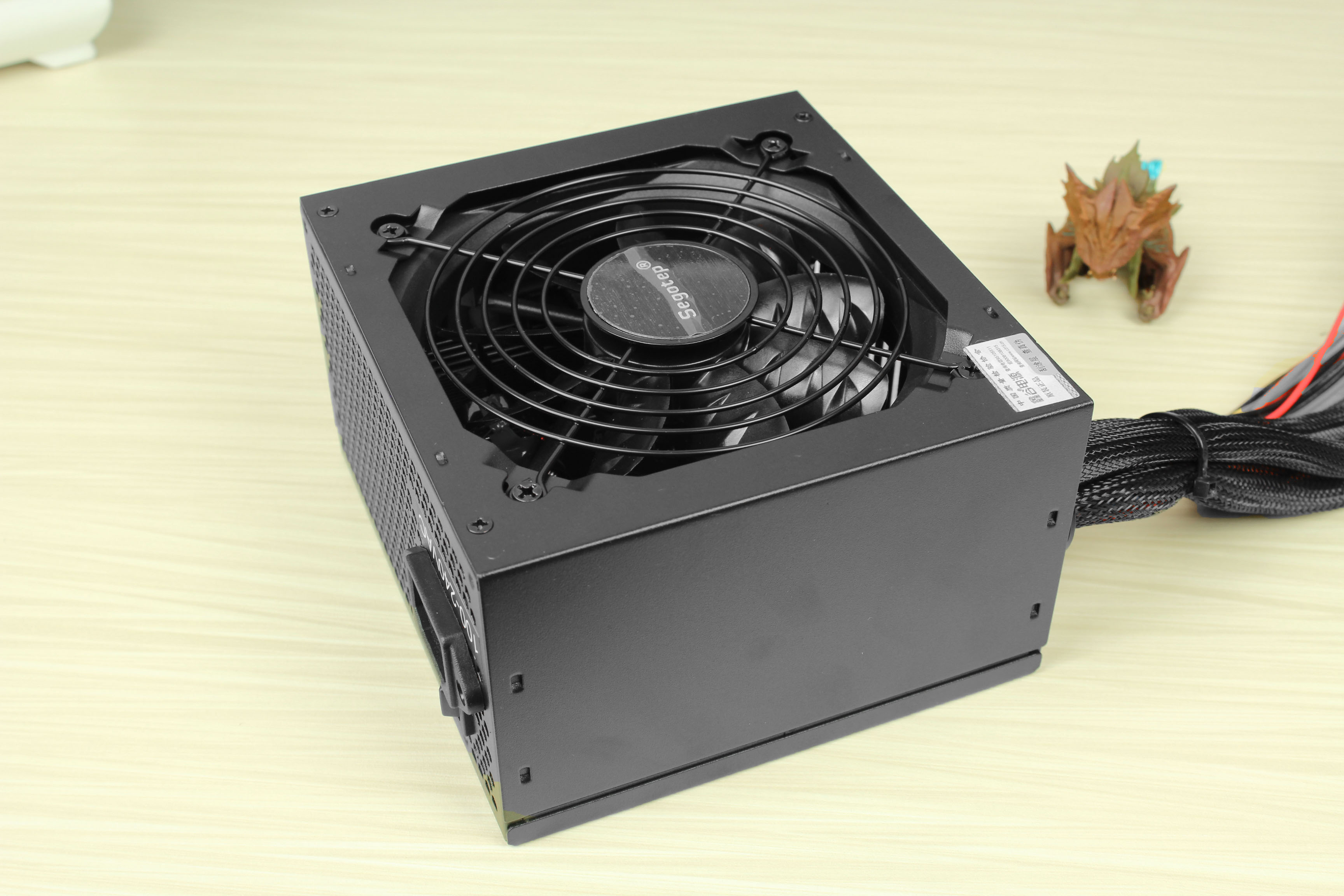 鑫谷gp700p黑金版和白金版的区别,鑫谷gp700p和原版区别