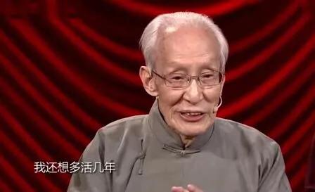 74岁侯耀华微博视频,72岁侯耀华公开录制视频