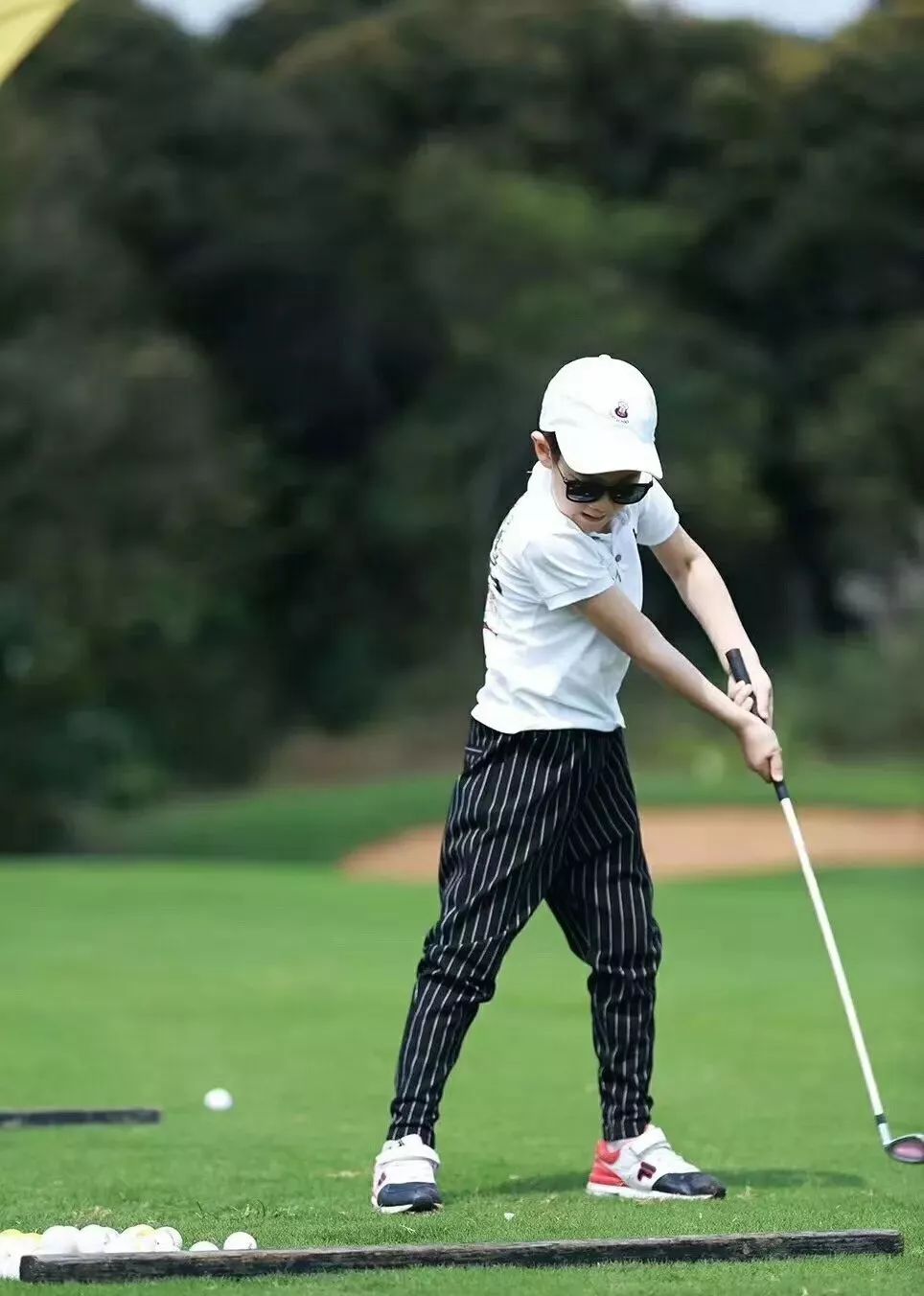 户外儿童帆板夏令营,夏令营水上乐园闯关