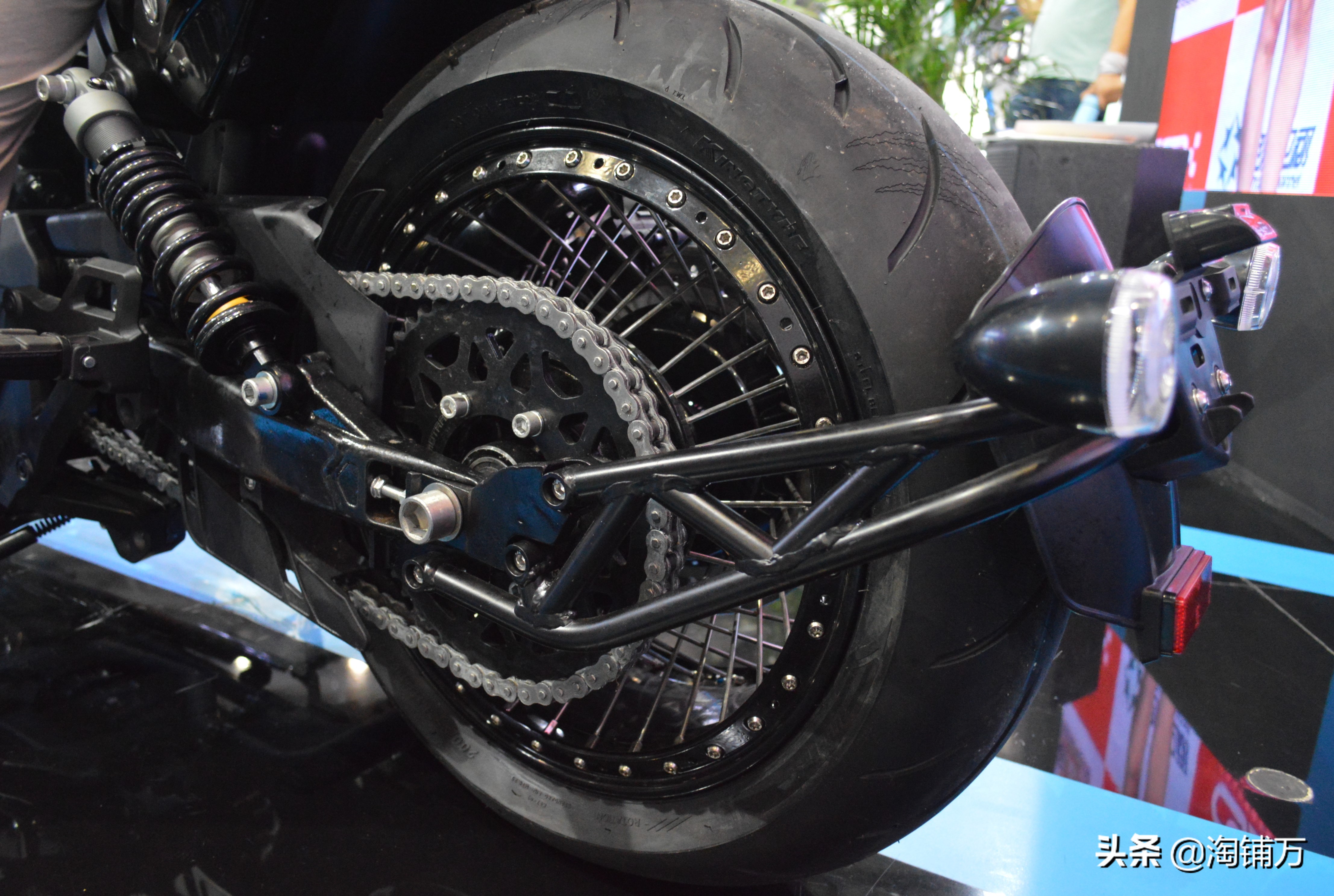 国产“大魔鬼”？诺马摩博会展台惊现大排量V缸巡航