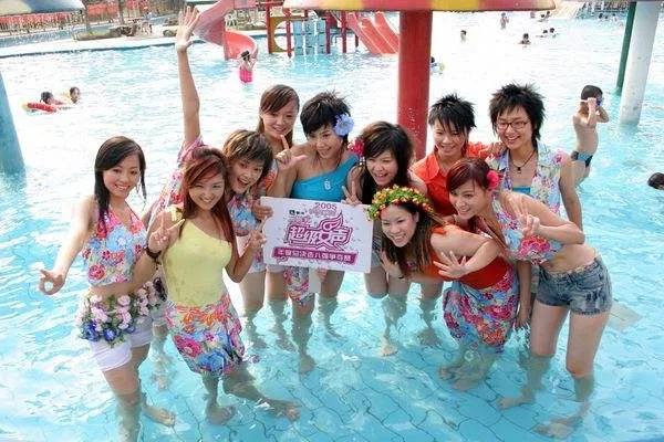 2005年的超级女声作为选秀鼻祖,选秀节目超女