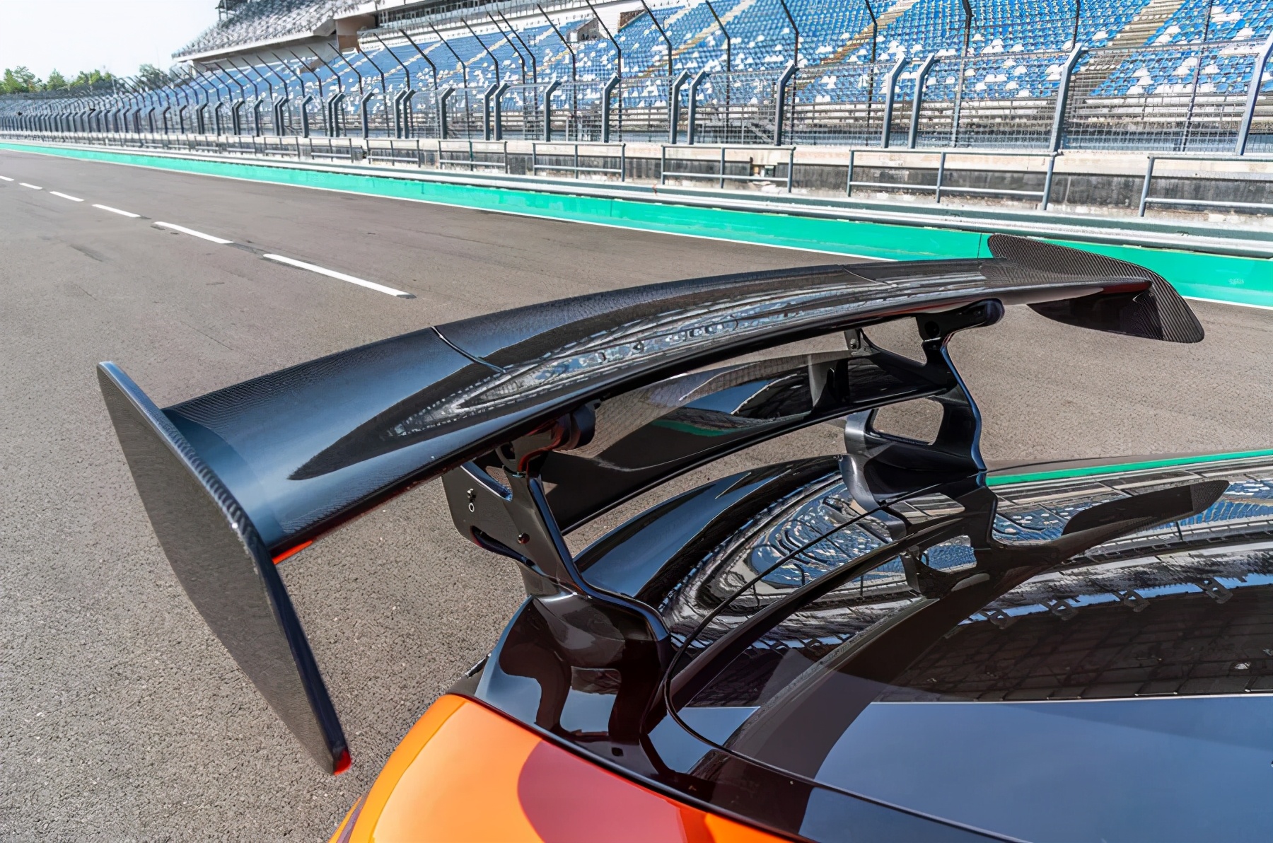 奔驰amg全系测评,奔驰amgg63黑色