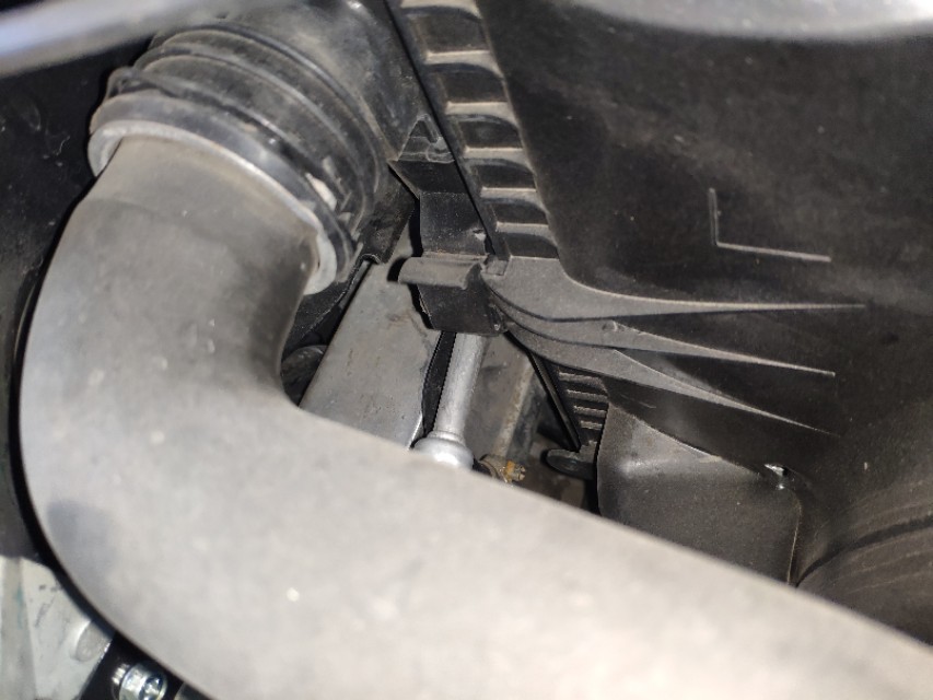 检车作业:2011款奔驰C200CGI