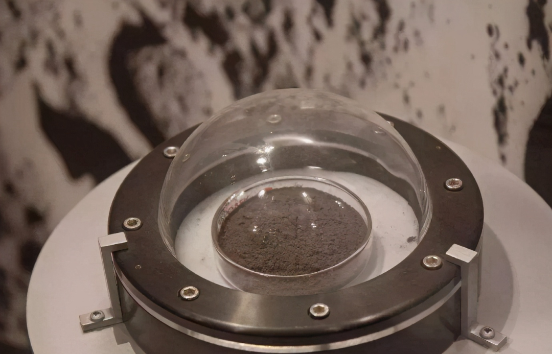 嫦娥五号和阿波罗登月对比照,美国阿波罗登月存在哪些疑点