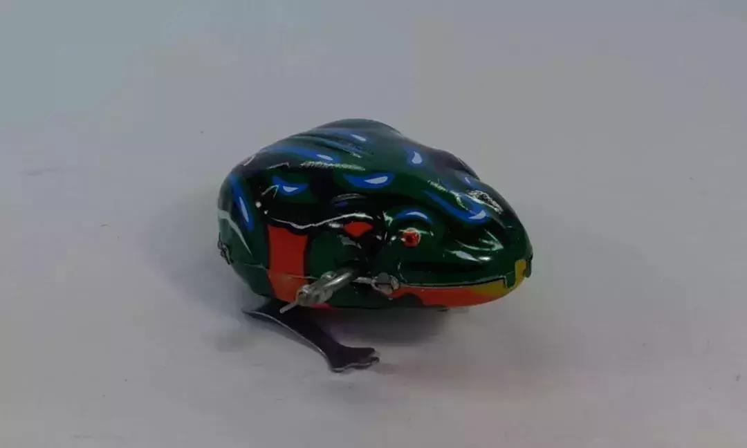 最早的铁皮青蛙,铁皮青蛙童年视频