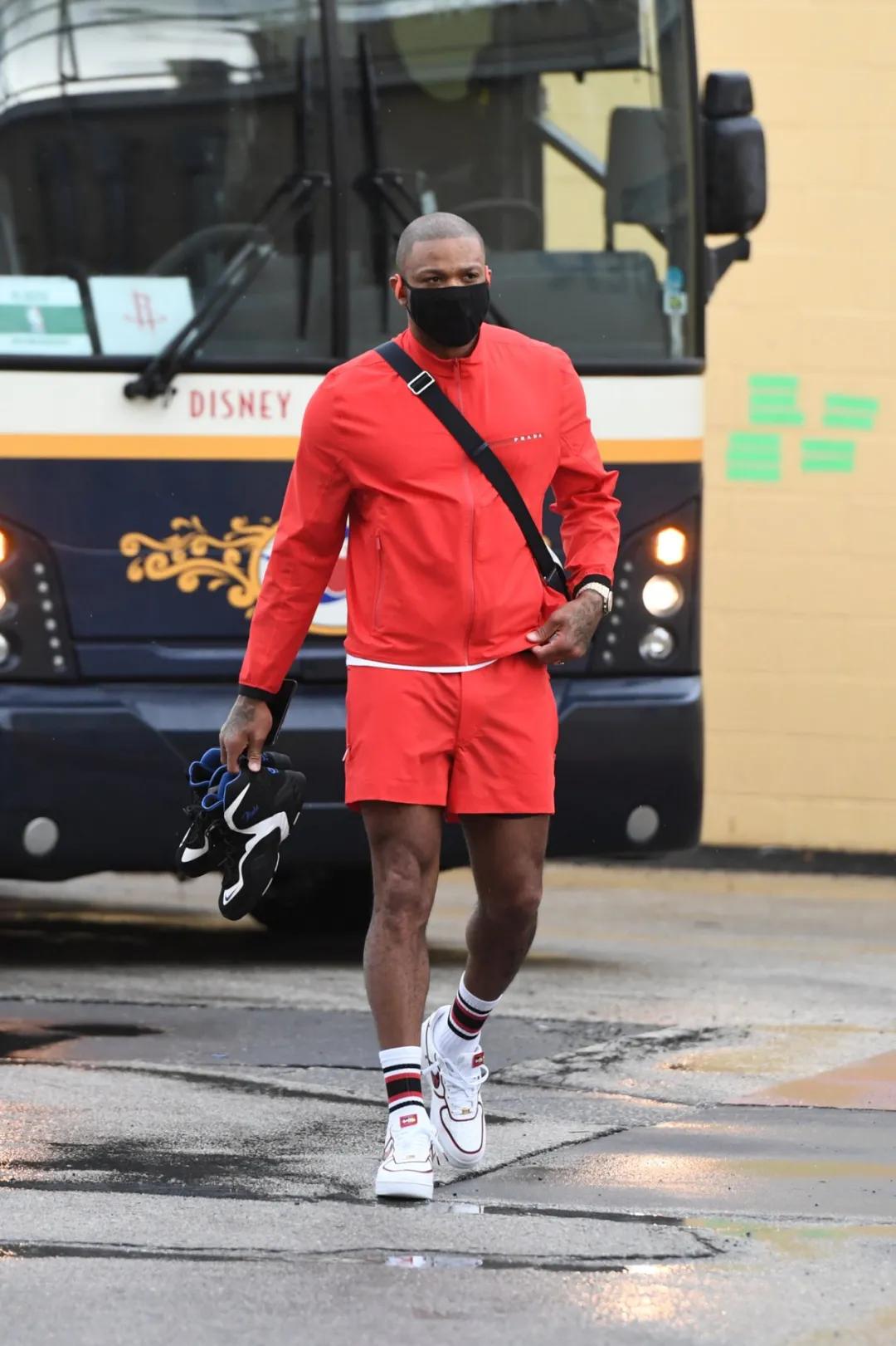 nba球员上脚科比球鞋系列,nba球星鞋王塔克在哪支球队