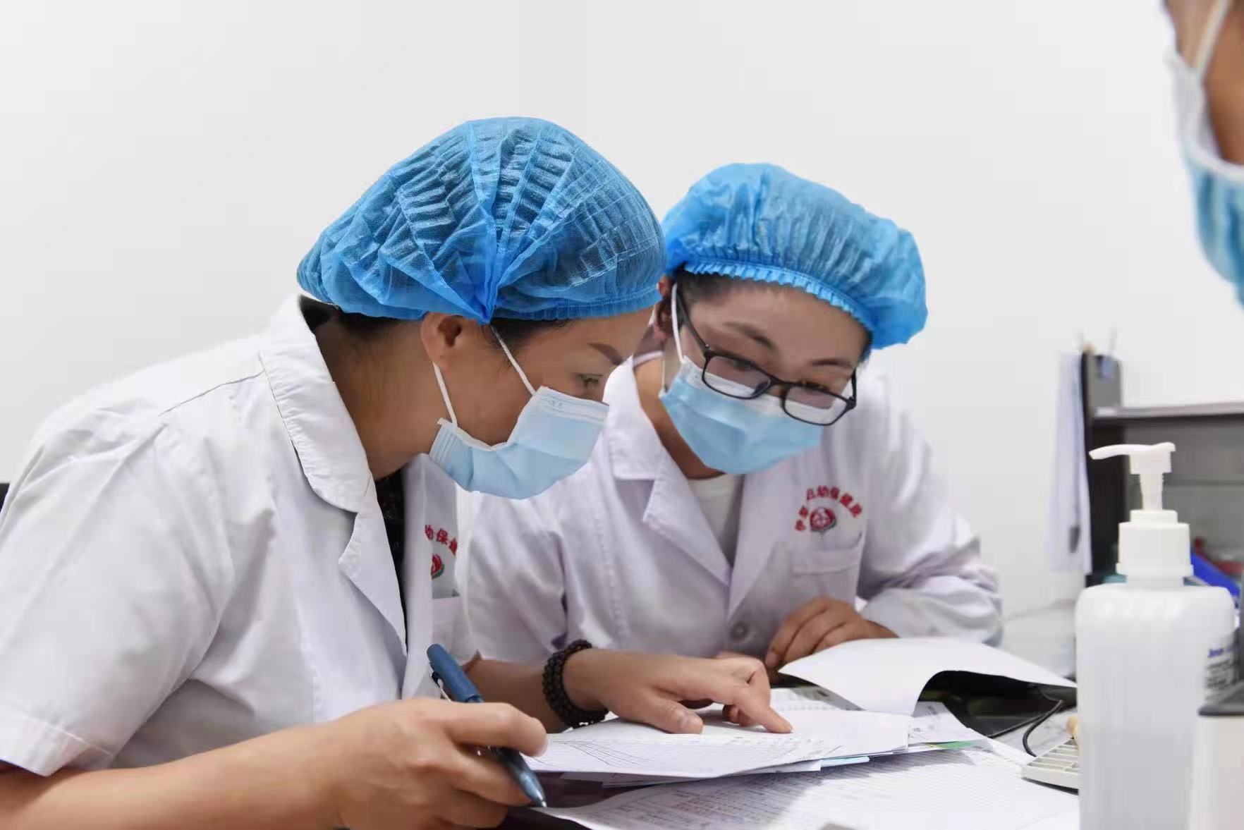 成妇儿专家工作站落户*疆新**为西部儿童健康事业发展注入新“引擎”