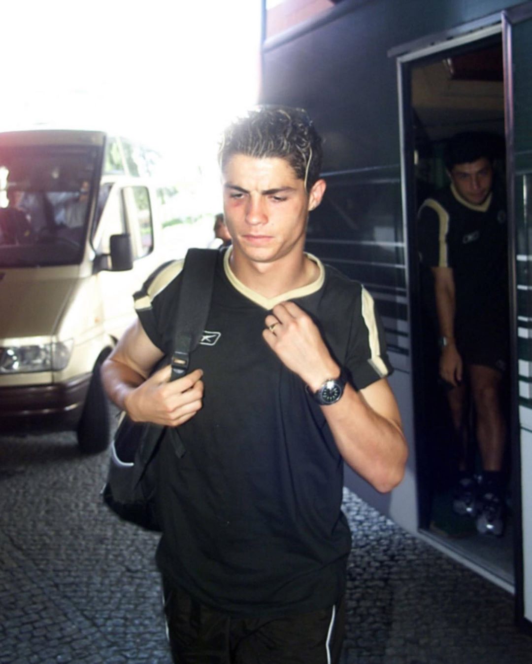 c罗传奇的足球生涯,c罗里斯本竞技从u16跳到一线