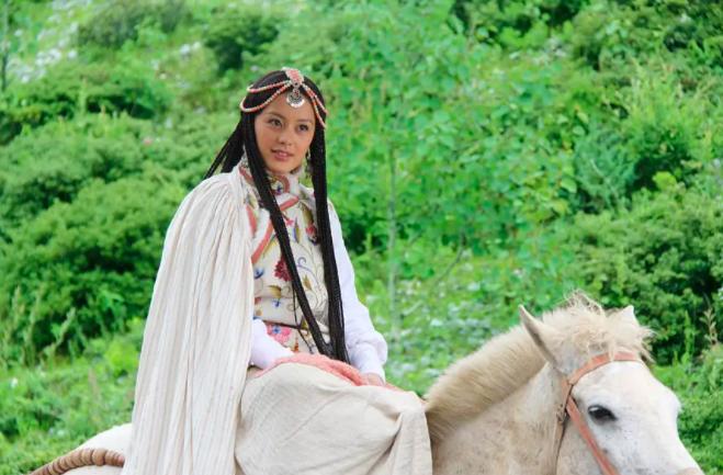 长得像宁静的主播,长得像宁静的人抖音