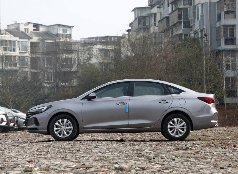 长安逸动1.4尊贵版车主真实感受,长安逸动1.4旗舰版落地