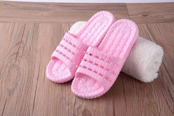 拖鞋穿得久了特别脏怎样清洗干净,拖鞋穿的久了发黑怎么去除污渍