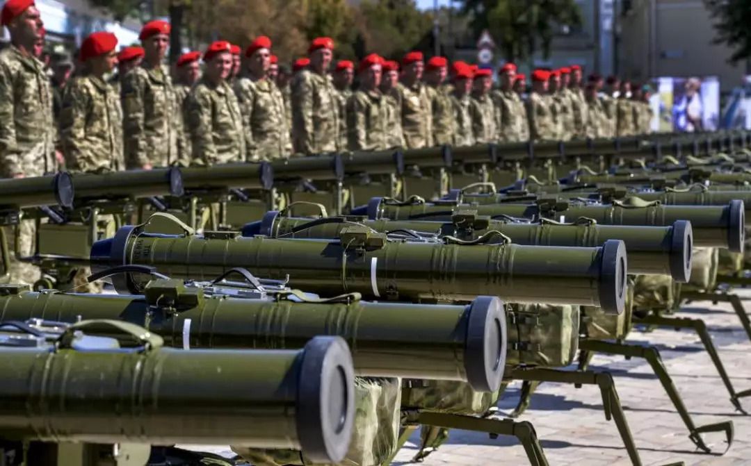 俄雇佣兵拿出一个小玩意，打得乌克兰抬不起头，美：从哪买的？